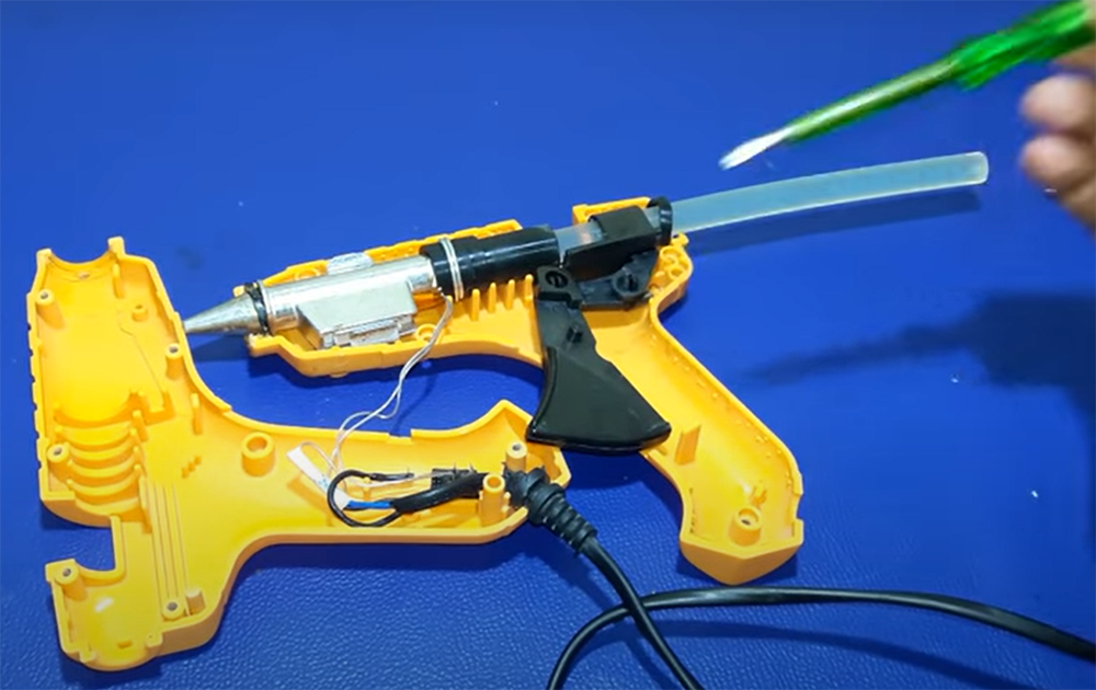 How the Glue Gun Works