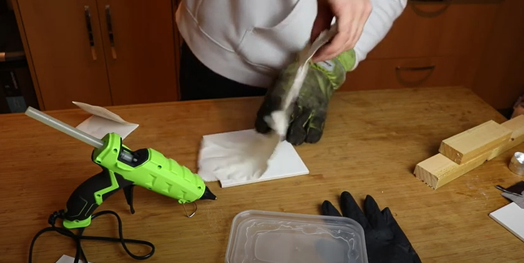 Does Hot Glue Stick to Glass? GlueGunWiki