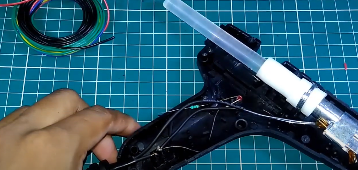 Do Hot Glue Guns Turn Off Automatically? GlueGunWiki